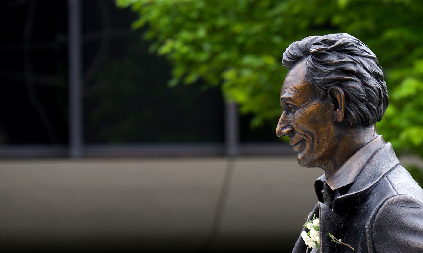 abraham lincoln statue close-up