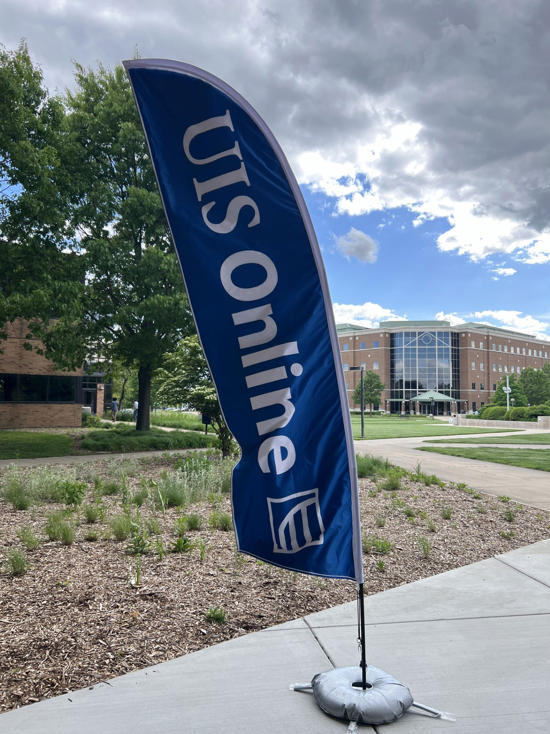 a UIS Online sign on campus