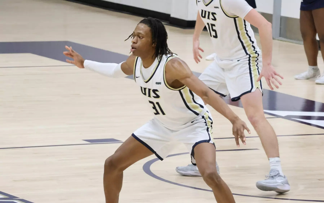 Khalil Ross playing basketball