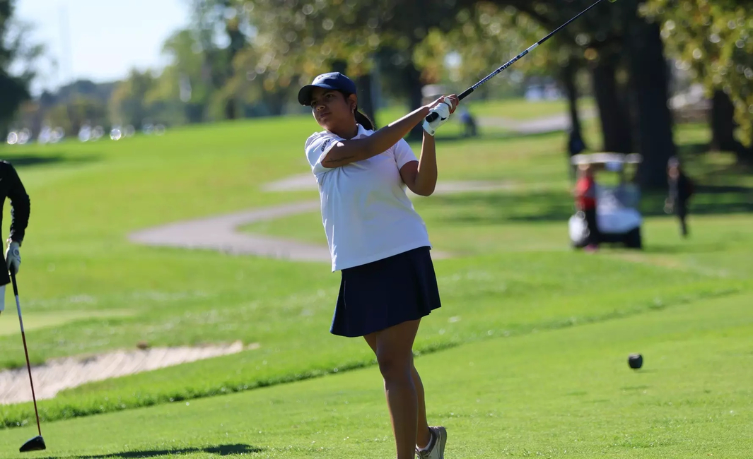 Arya Gadekar golfing