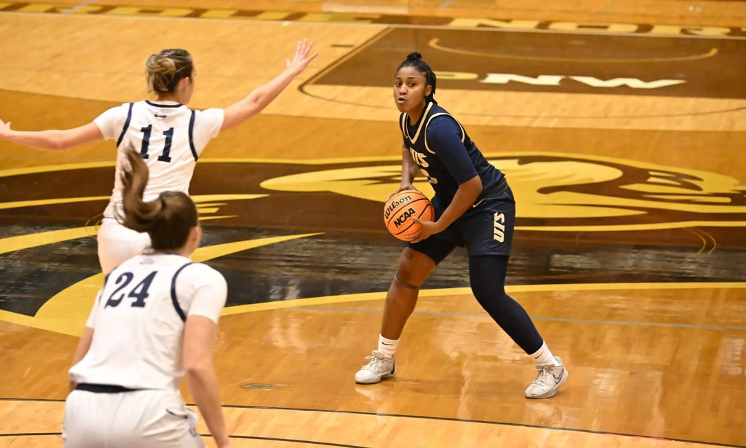 Tatianna McLaren playing basketball