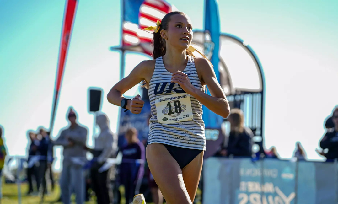 Maddie Miller running cross country