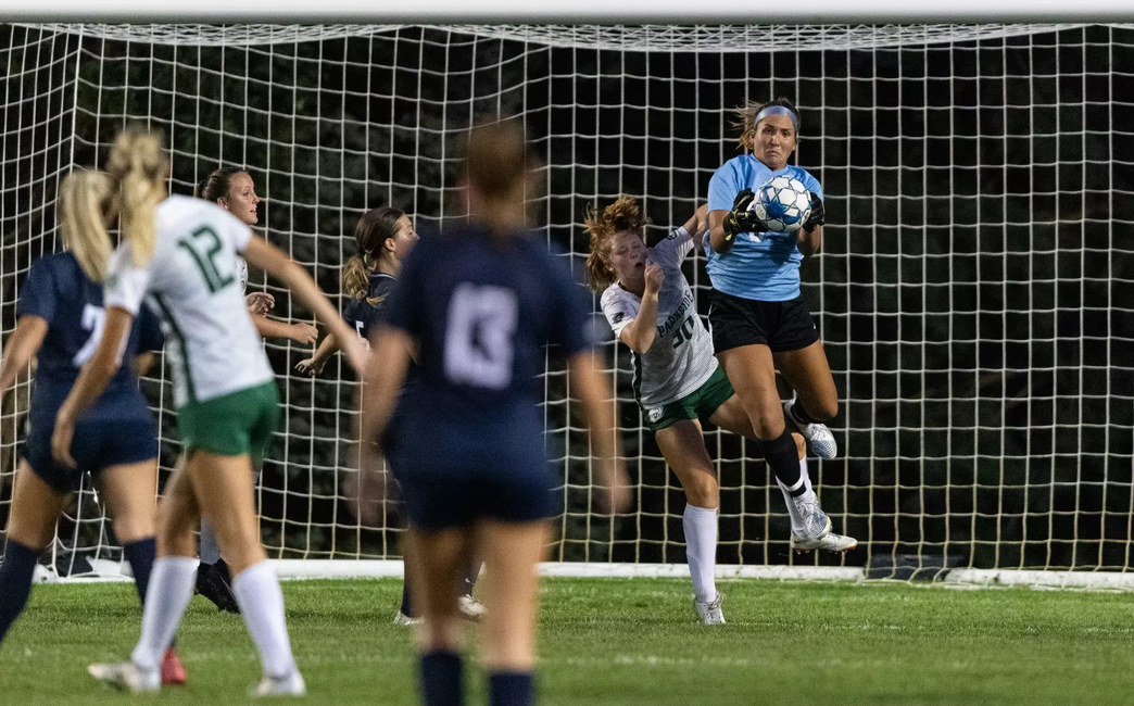 Allison Mirimanian in goal