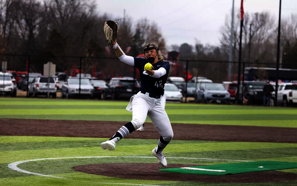 Taylor Zawacki pitching