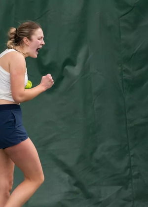 Niamh Grogan celebrating during a tennis match