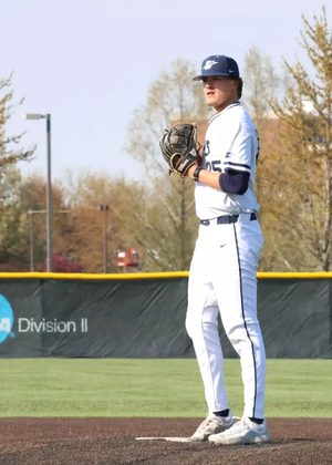 Ben Benoit pitching