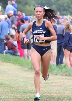 Madelyn Miller running cross country