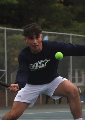 Pablo Herrera playing tennis