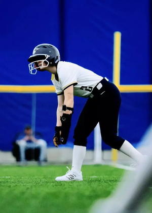 Rebecca Neupauer on first base