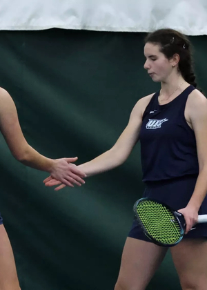 Niamh Grogan and Ema Norma Bordean high five