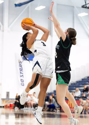 Kayla Rice shooting the basketball