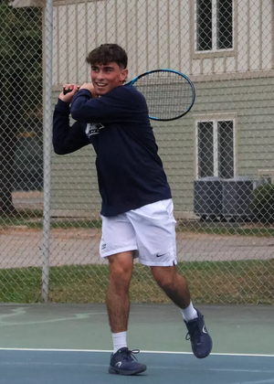 Pablo Herrera playing tennis