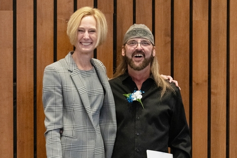 Image employee of the year Jack Stege with chancellor Gooch