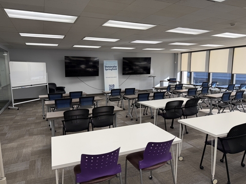 2 screens + classroom at HM