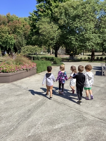 children exploring campus