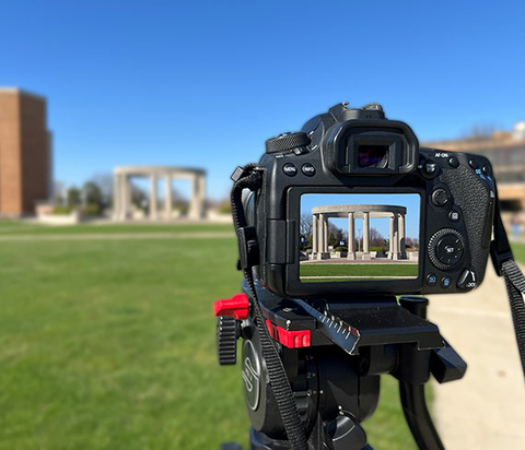 viewfinder of a camera showing the colonnade