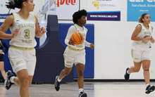 Saharra Murphy playing basketball