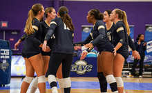 UIS Volleyball huddle