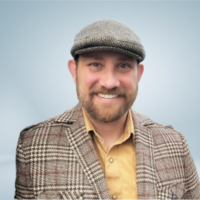 headshot of Luke Raymond