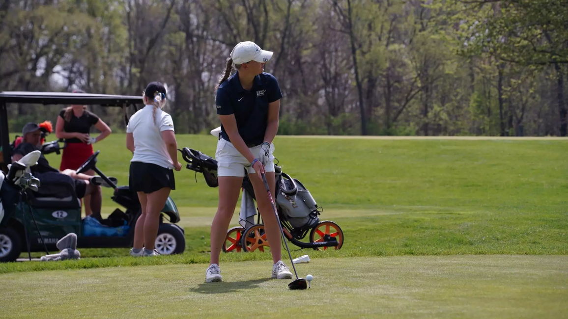 Elaine grant golfing