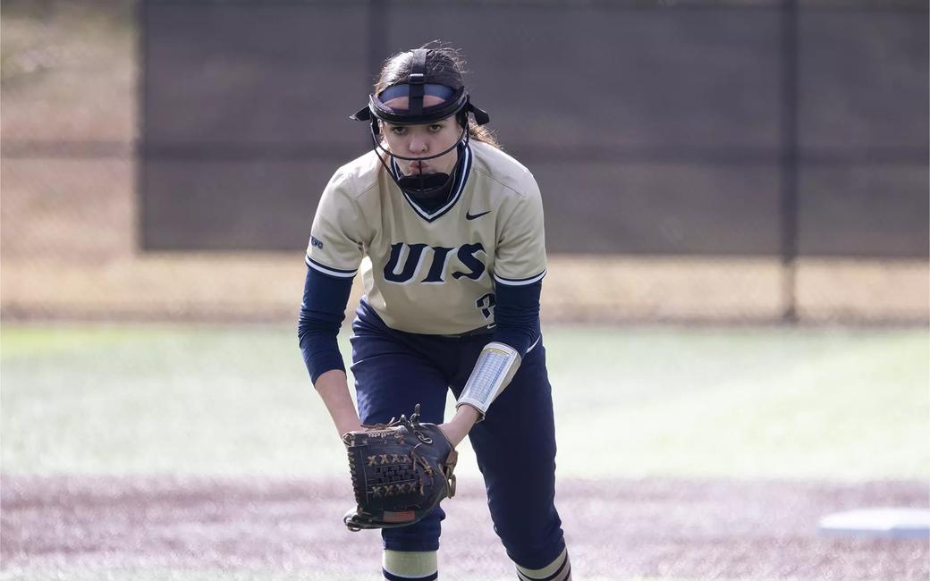 Rosie Bartletti pitching