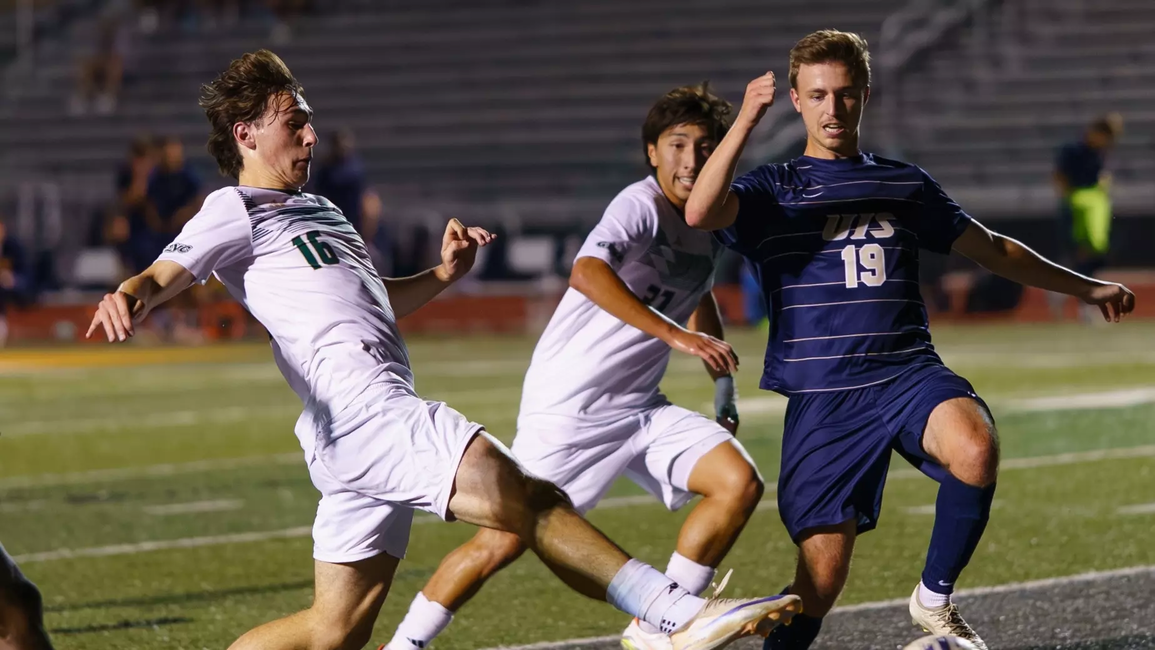 Cameron Frye playing soccer in UIS blue