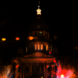 Illinois State Capitol at night