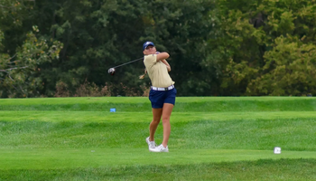 Elaine Grant golfing