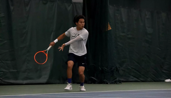 Lin En Tan playing tennis at UIS