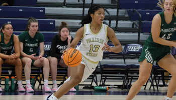 Emari Doby playing basketball