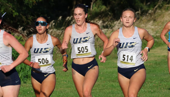 Jade Aubrey, Lillian Buzani and Marissa Roggensack racing