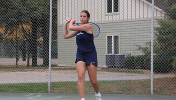 Ema Norma Bordean playing tennis