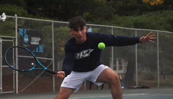 Pablo Herrera playing tennis