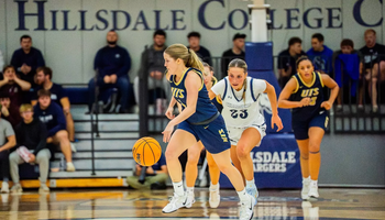 Brynn Tabeling playing basketball
