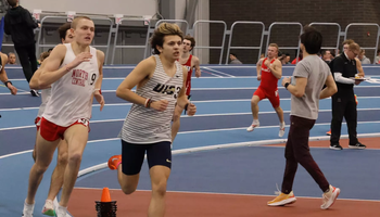 Dom Cantarini running at Lewis Invite