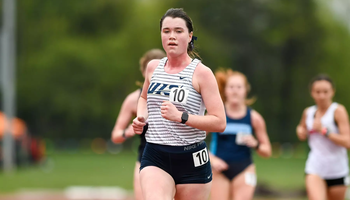 Emma Leahy running outdoor track
