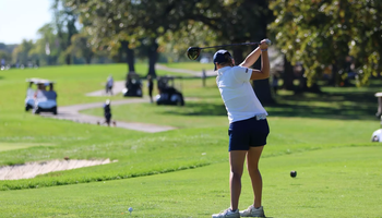 Elaine Grant golfing