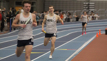 Ryan Jones finishing the 4x400m race