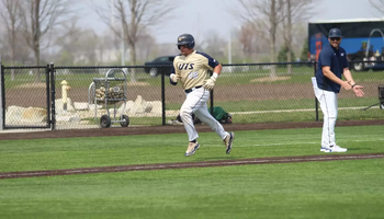 Ivan Dahlberg running to home plate