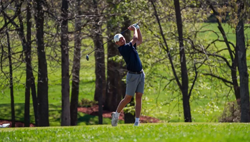 Sacha Lamraski golfing