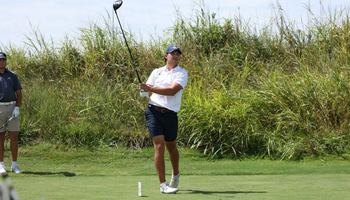Julien Babineau golfing