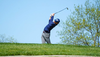 Julien Babineau golfing