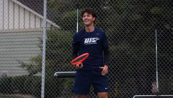 Lukas Pieringer playing tennis at UIS