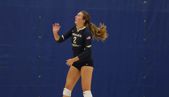 Madison Siefken playing volleyball