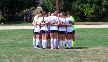 UIS women's soccer huddle
