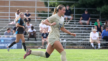 Autumn Diduch playing soccer at UIS
