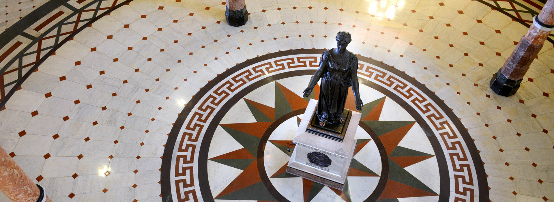 statue on the main floor of the Illinois Capitol Building